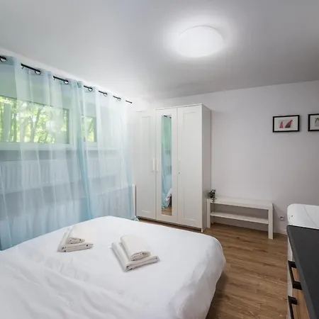 Pole Mokotowskie Comfort By Bookinghost